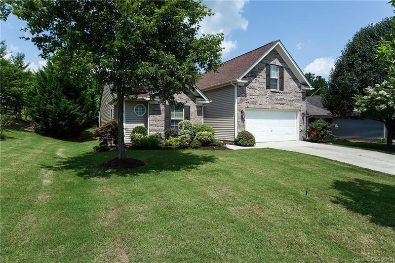 7617 Black Hawk Ln, Tega Cay, SC 29708