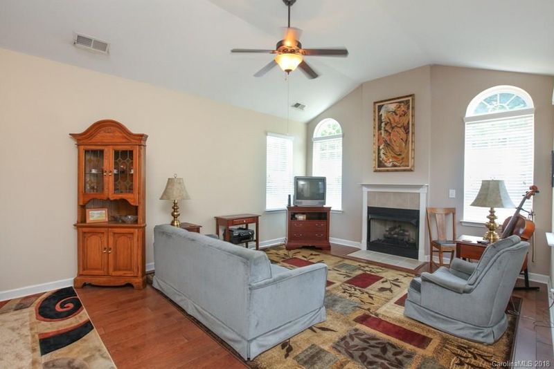 5581 Prosperity View Dr, Charlotte, NC 28269