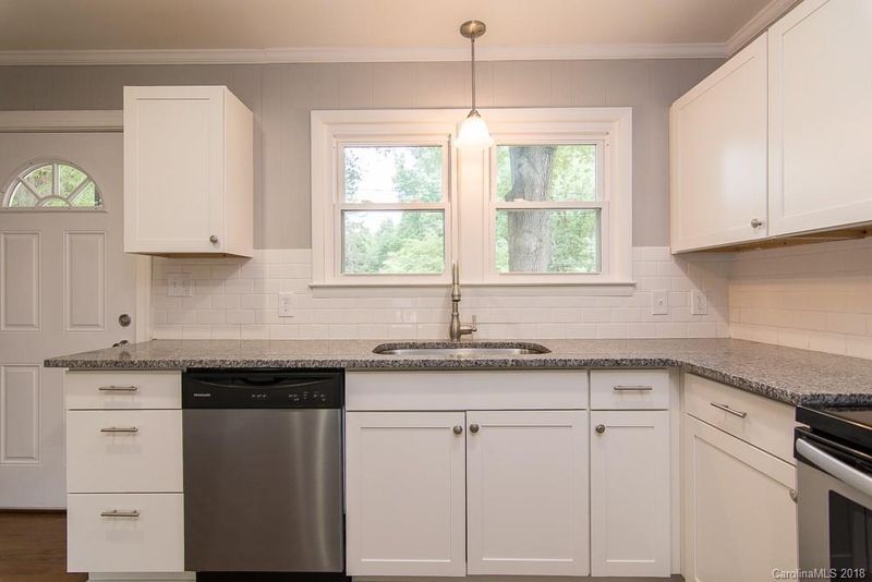 2218 Lynn St, Kannapolis, NC 28083