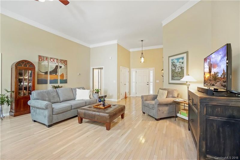 20321 Queensdale Dr, Cornelius, NC 28031