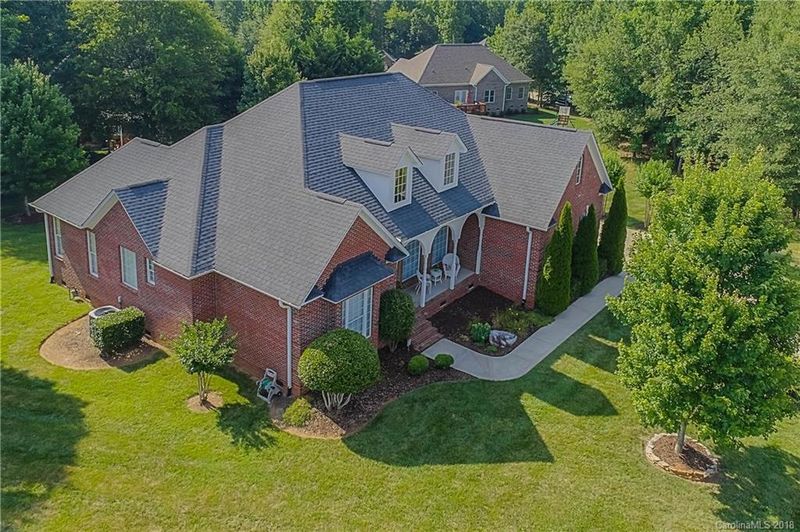 3056 Patrick Place Cir, Clover, SC 29710