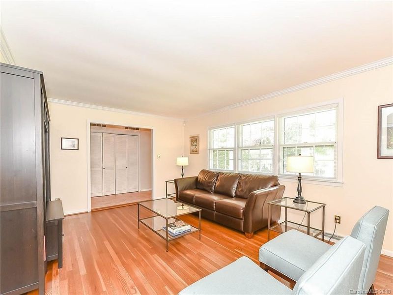 1714 Redcoat Dr, Charlotte, NC 28211