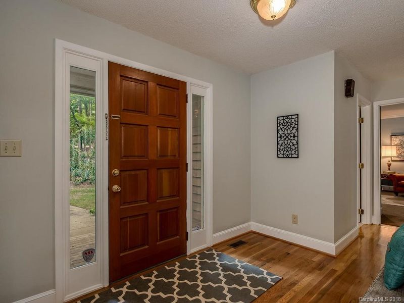 9218 Hampton Oaks Ln, Charlotte, NC 28270