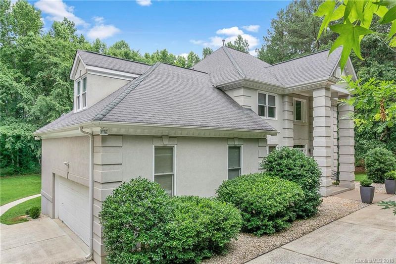 6024 Greystone Dr, Matthews, NC 28104