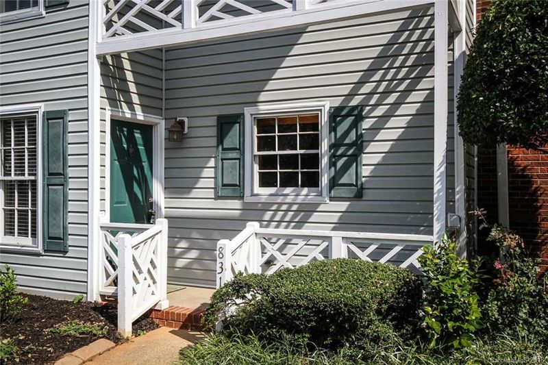 8310 Chippenham Ln, Charlotte, NC 28277