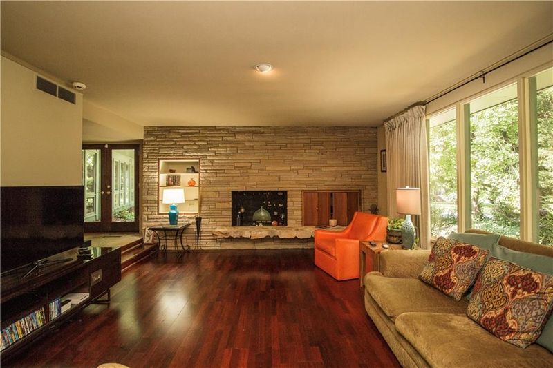 960 N Center St, Hickory, NC 28601