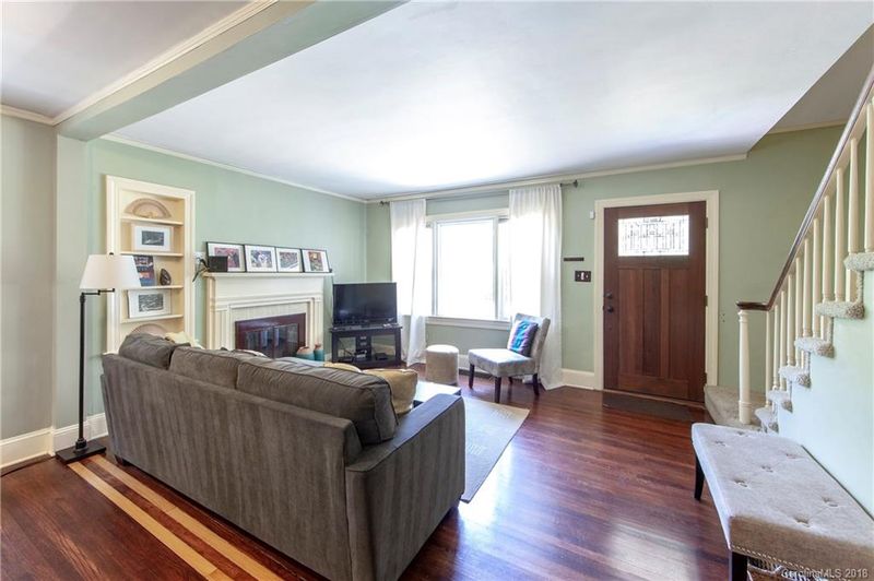 1832 Graybark Ave, Charlotte, NC 28205