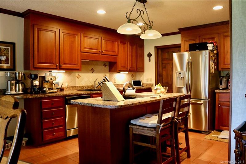 1274 Blacksnake Rd, Stanley, NC 28164