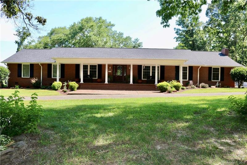1274 Blacksnake Rd, Stanley, NC 28164