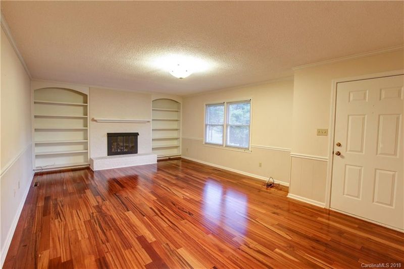 930 Coventry Rd, Kannapolis, NC 28081