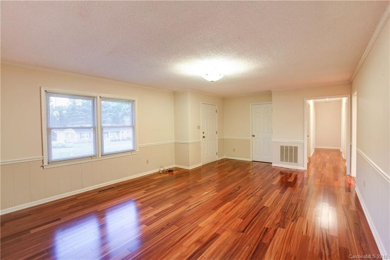 930 Coventry Rd, Kannapolis, NC 28081