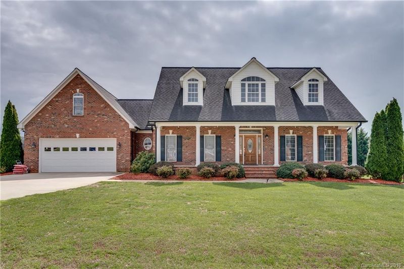 2860 Wheatfield Ct, Lincolnton, NC 28092