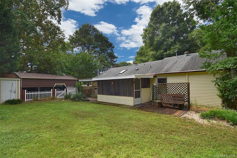 5928 Falstaff Dr, Charlotte, NC 28227