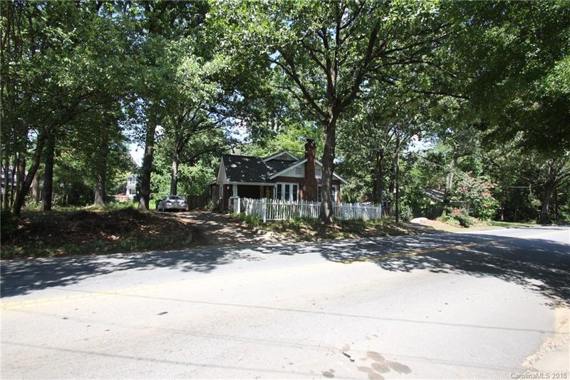 1520 Shamrock Dr, Charlotte, NC 28205