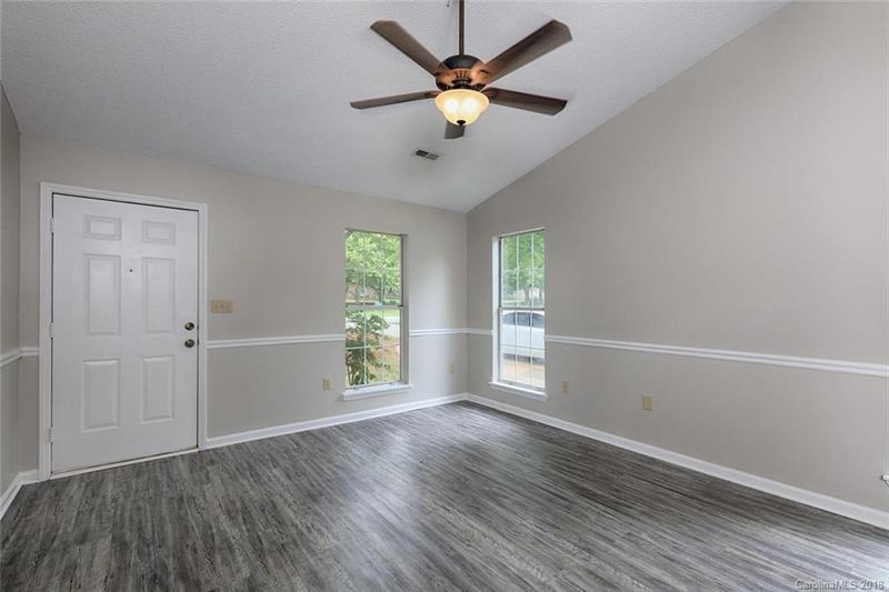 7924 Langford Ct, Charlotte, NC 28227