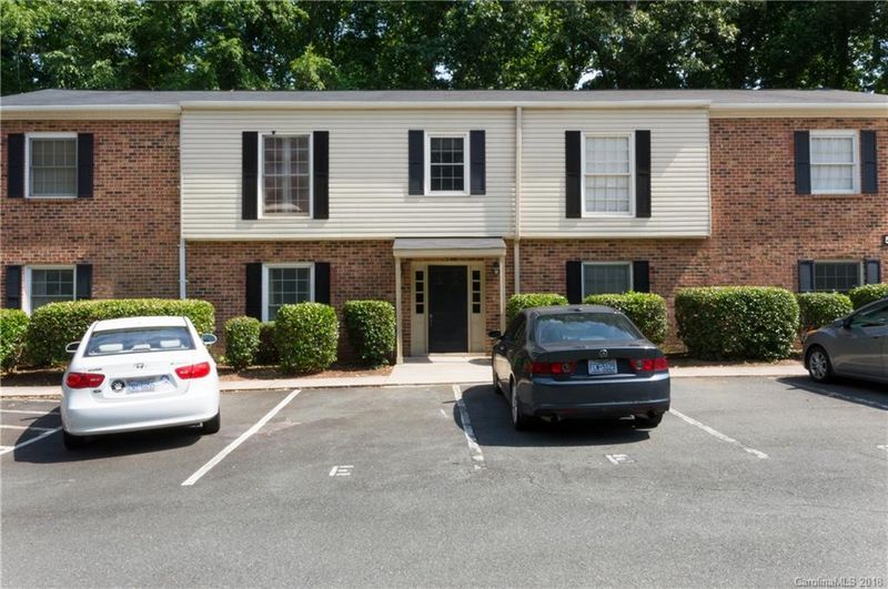 5931 Quail Hollow Rd, Charlotte, NC 28210
