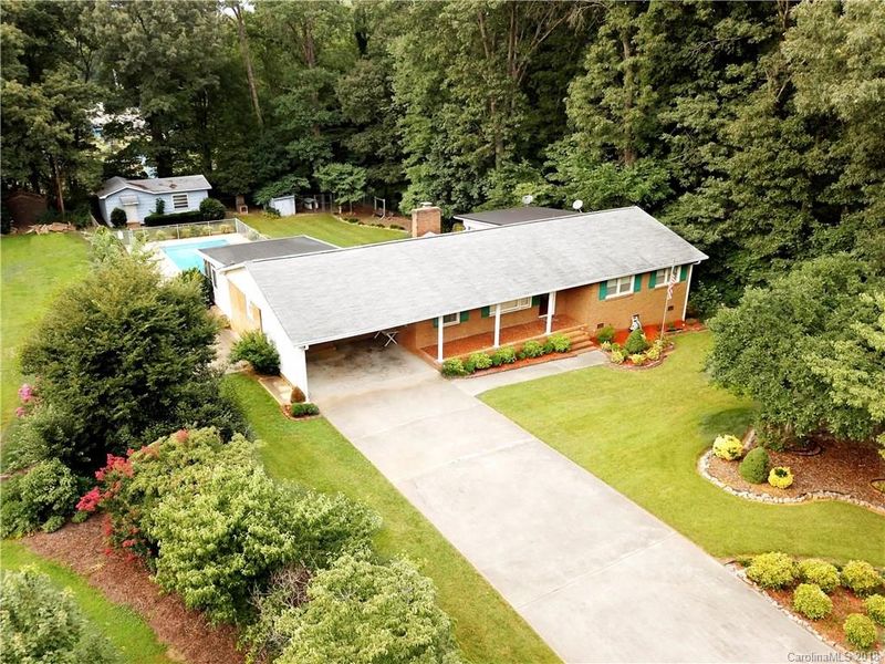 762 Edgemoor Dr, Mooresville, NC 28115