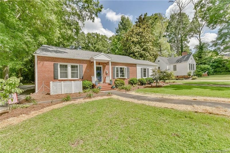 20 Smith St, York, SC 29745
