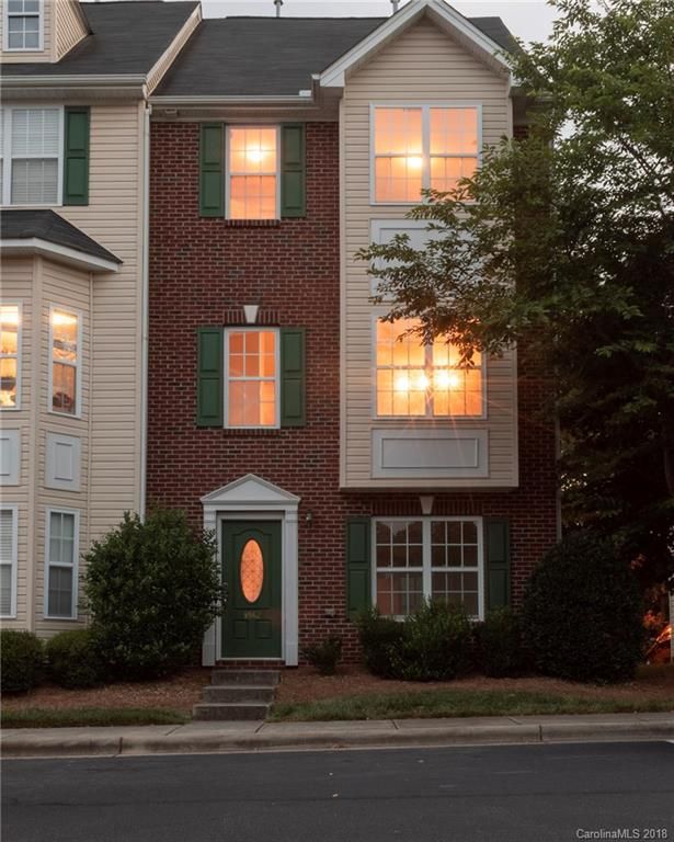 9962 Treeside Ln, Matthews, NC 28105