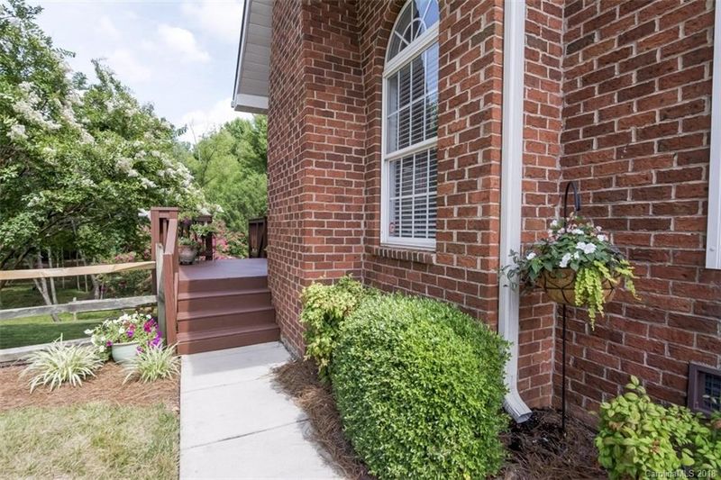 8335 Windsor Ridge Dr, Charlotte, NC 28277