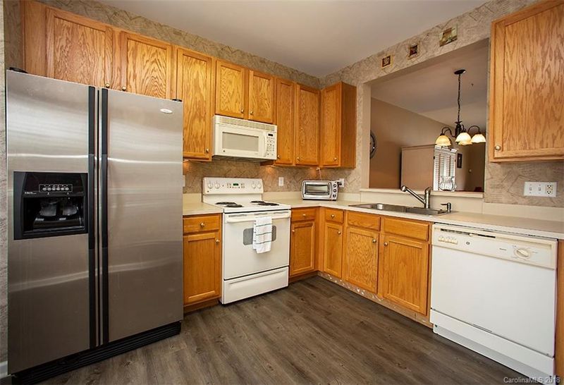 2961 Little Stream Ct, Matthews, NC 28105