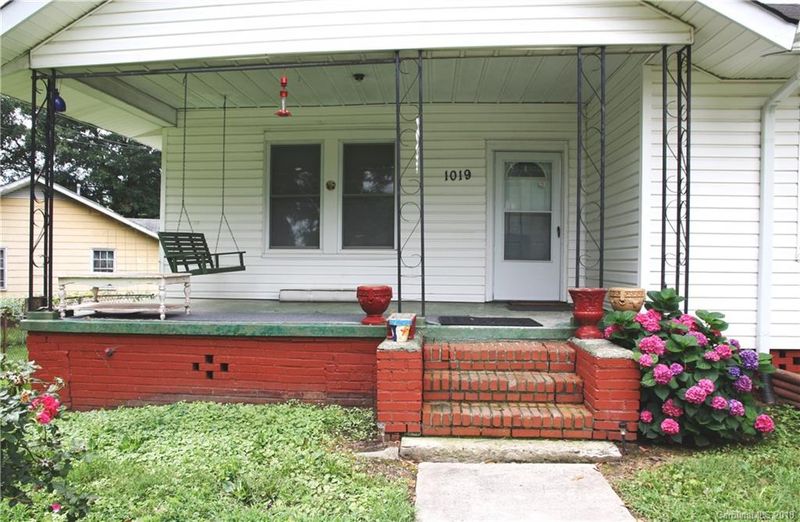 1019 W 6th Ave, Gastonia, NC 28052