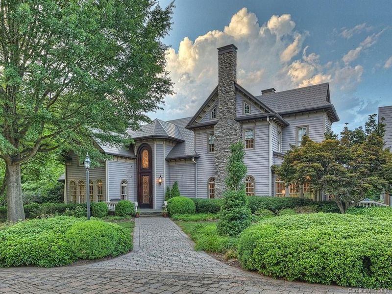 8556 Dog Leg Rd, Sherrills Ford, NC 28673