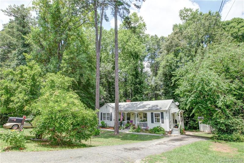 806 Saint Michaels St, Gastonia, NC 28052