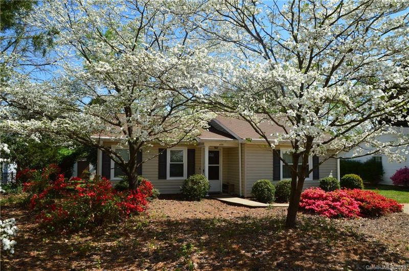 608 Ole Lamp Ln, Gastonia, NC 28056