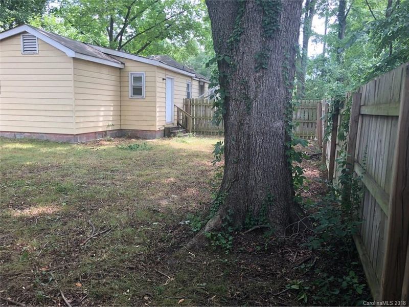 3929 Bearwood Ave, Charlotte, NC 28205
