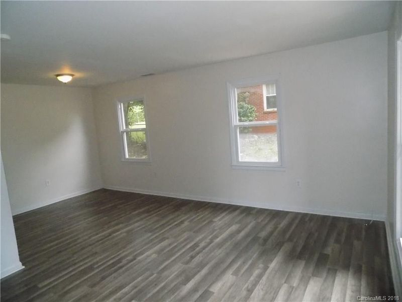 906 Dedmon Dr, Charlotte, NC 28216