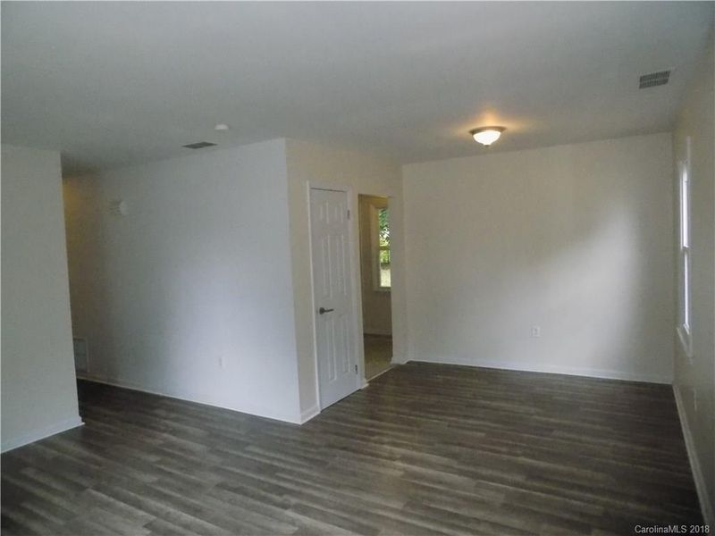 906 Dedmon Dr, Charlotte, NC 28216