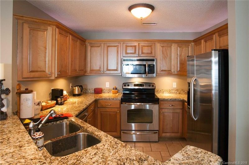 17811 Half Moon Ln #B, Cornelius, NC 28031
