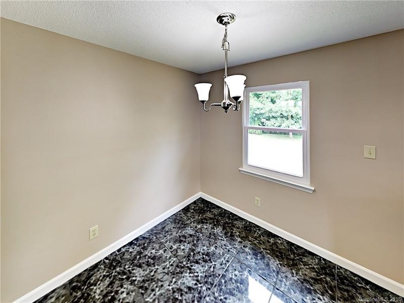 5320 Rolling Oak Ln, Charlotte, NC 28227