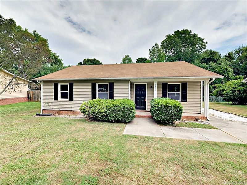 5320 Rolling Oak Ln, Charlotte, NC 28227