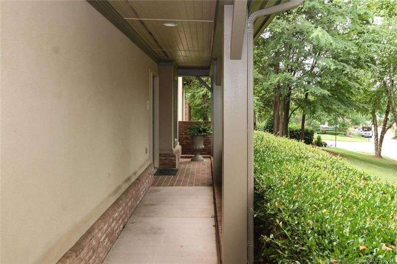 5637 Ballinard Ln, Charlotte, NC 28277