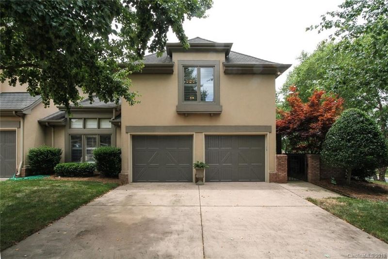 5637 Ballinard Ln, Charlotte, NC 28277