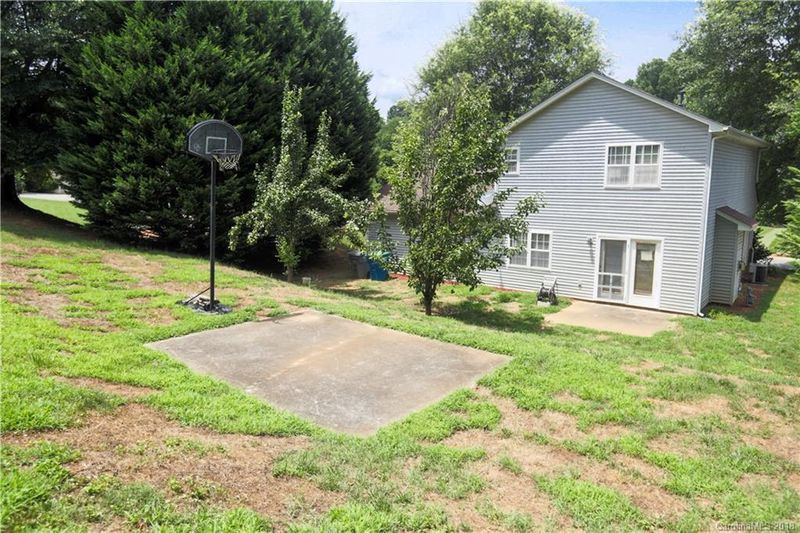 112 Howe St, Belmont, NC 28012