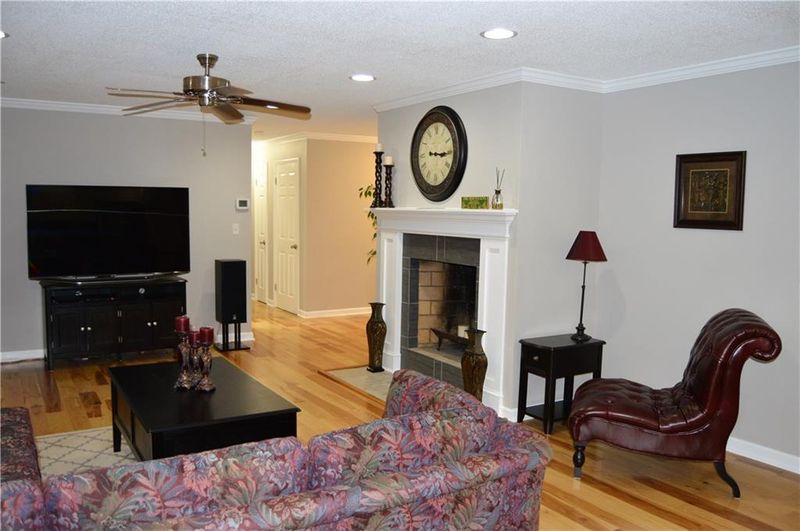 411 13th Ave SE, Conover, NC 28613