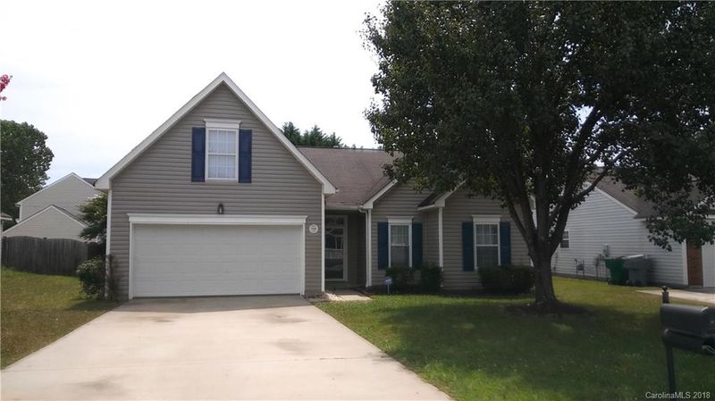 4608 Fox Thorne Dr, Charlotte, NC 28216