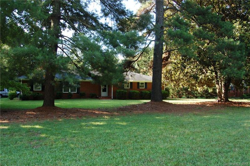 4616 Matthews Mint Hill Rd, Matthews, NC 28105