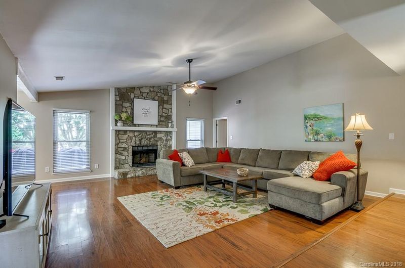 3644 Chiswick Ct, Charlotte, NC 28226
