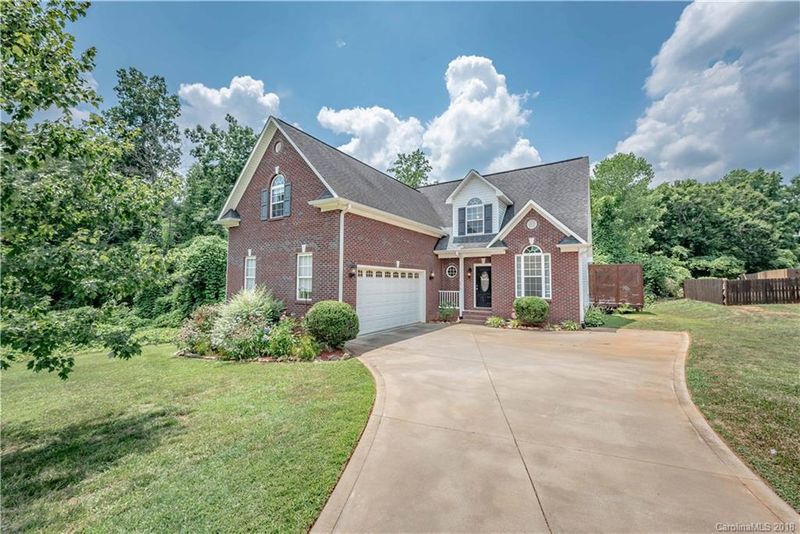 1016 Preston Dr, Lowell, NC 28098