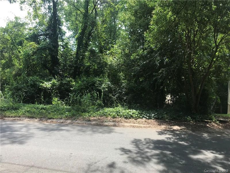 2442 Columbus Cir, Charlotte, NC 28208