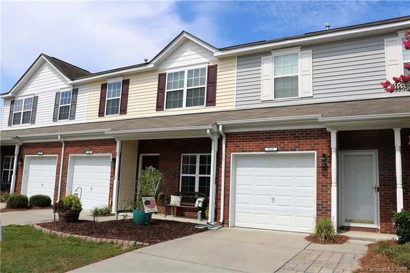 109 Azteca Dr, Matthews, NC 28104