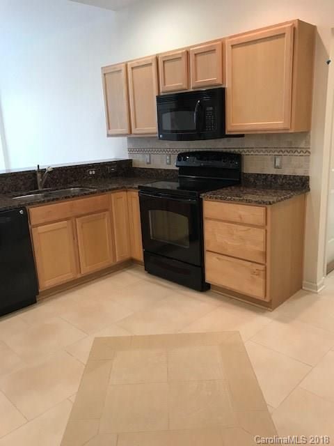 870 Ledgestone Ct, Tega Cay, SC 29708