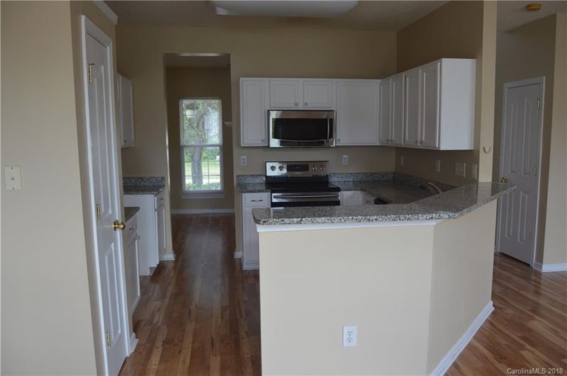 5827 Shining Oak Ln, Charlotte, NC 28269