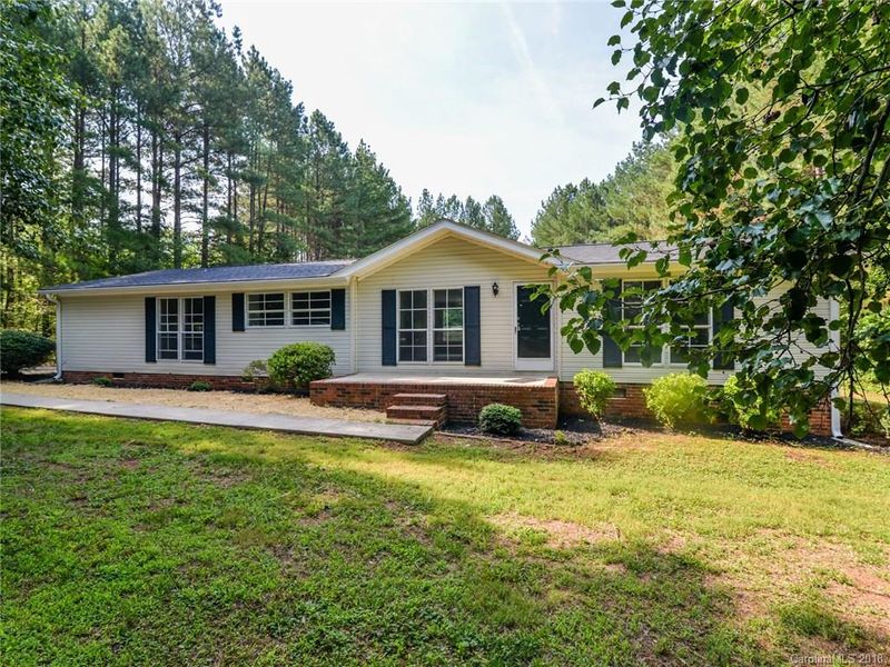 151 Flora Ln, Harmony, NC 28634