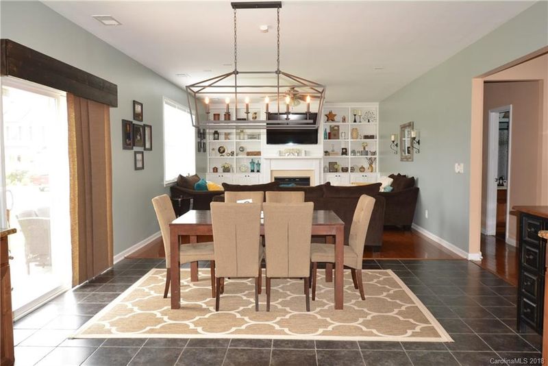 692 Hicklin Dr, Rock Hill, SC 29732