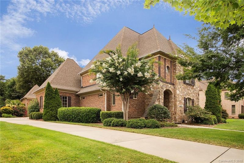 20619 Queensdale Dr, Cornelius, NC 28031